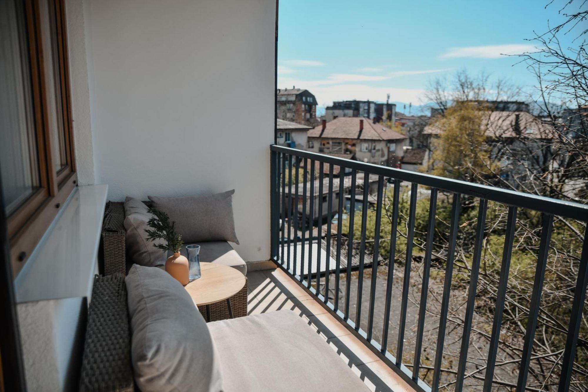 Apartments Centar Zivinice エクステリア 写真