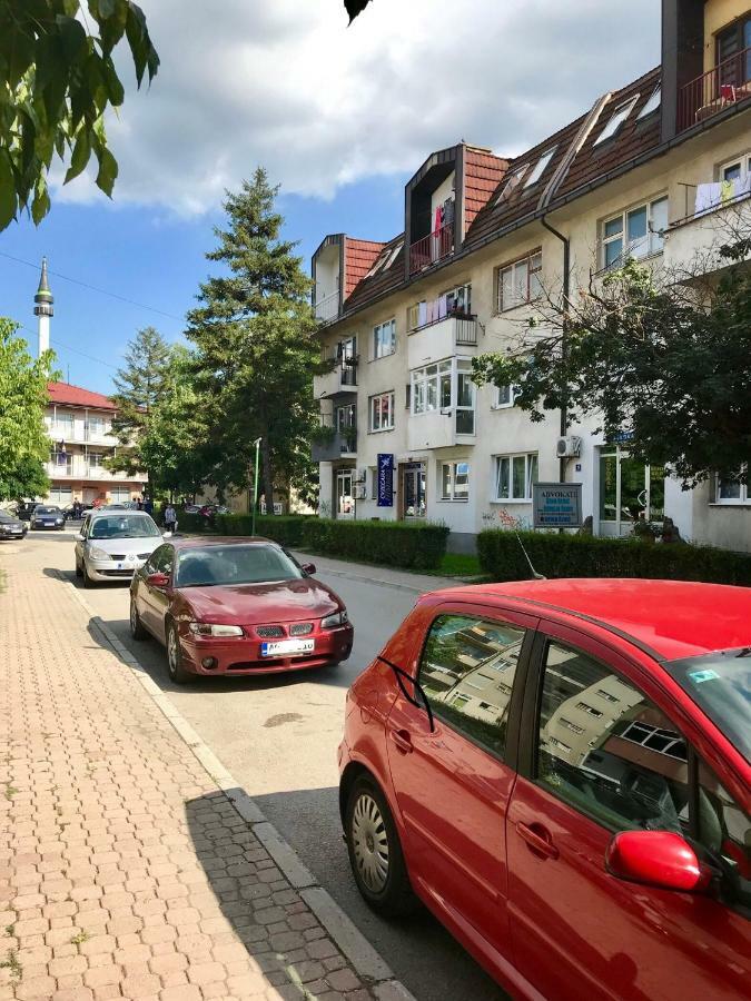 Apartments Centar Zivinice エクステリア 写真